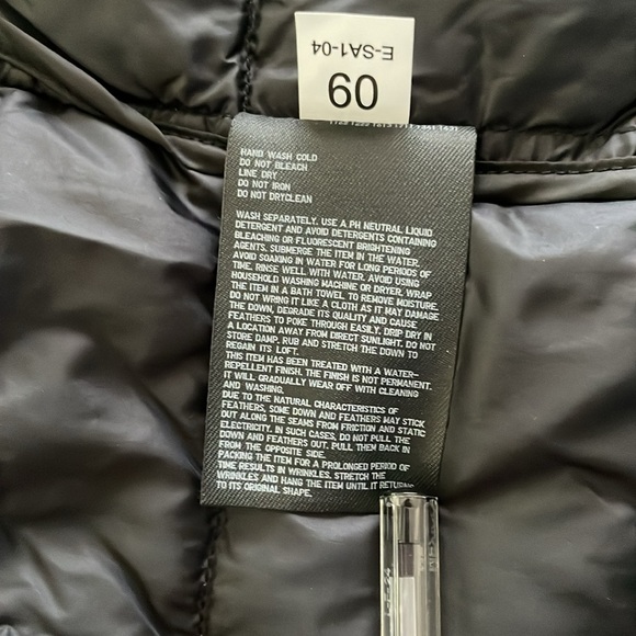 Uniqlo Ultra Lightweight Down Vest - Picture 6 of 8